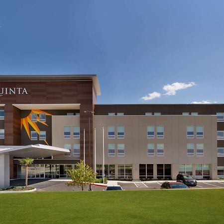 La Quinta Inn & Suites By Wyndham San Antonio Seaworld Lafb Екстериор снимка