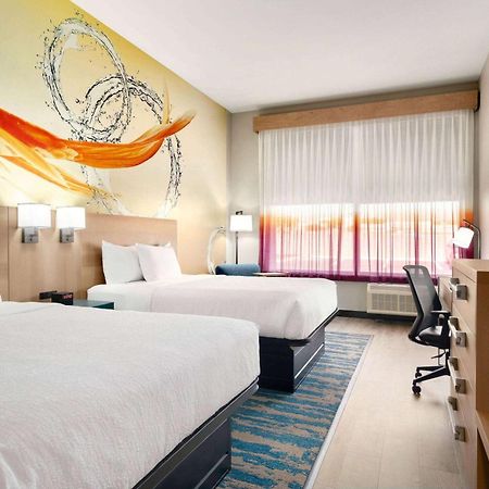 La Quinta Inn & Suites By Wyndham San Antonio Seaworld Lafb Екстериор снимка
