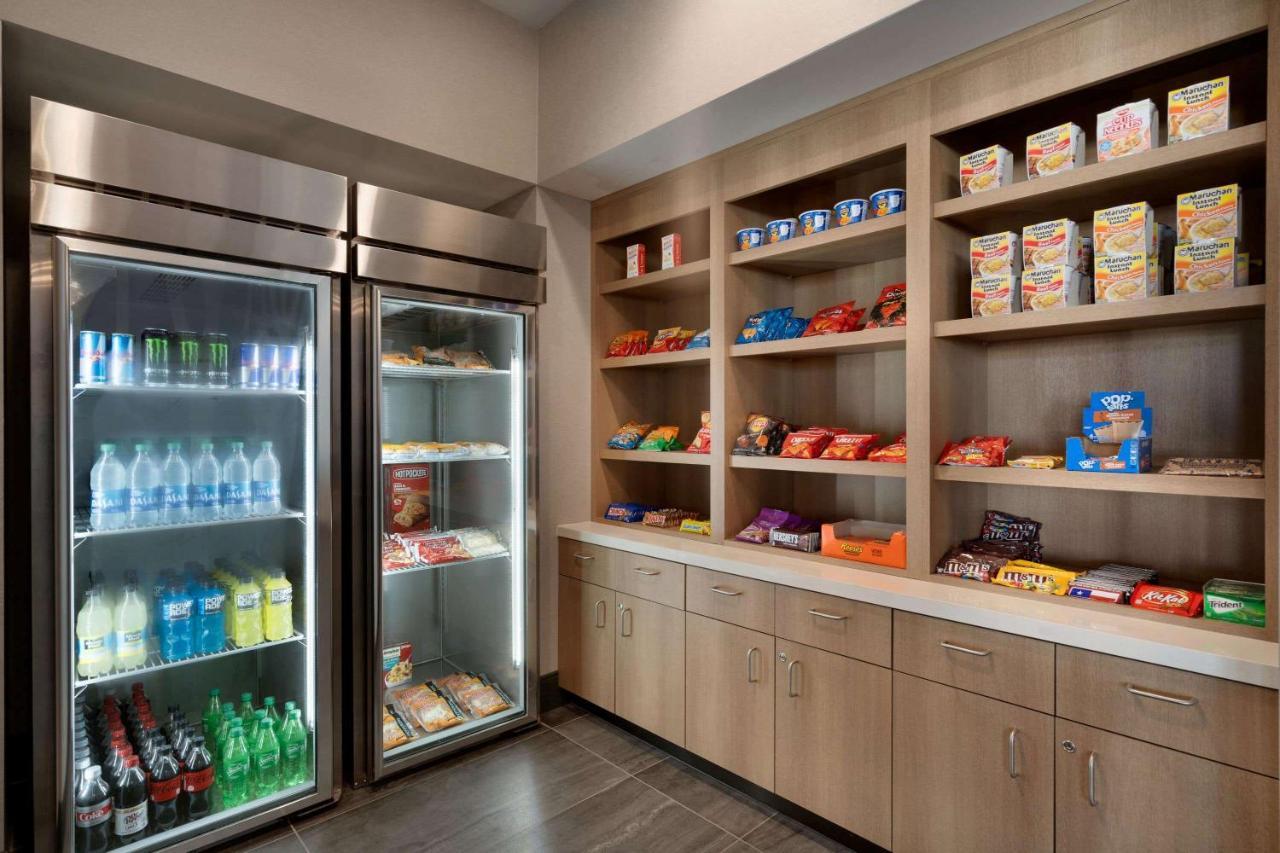 La Quinta Inn & Suites By Wyndham San Antonio Seaworld Lafb Екстериор снимка