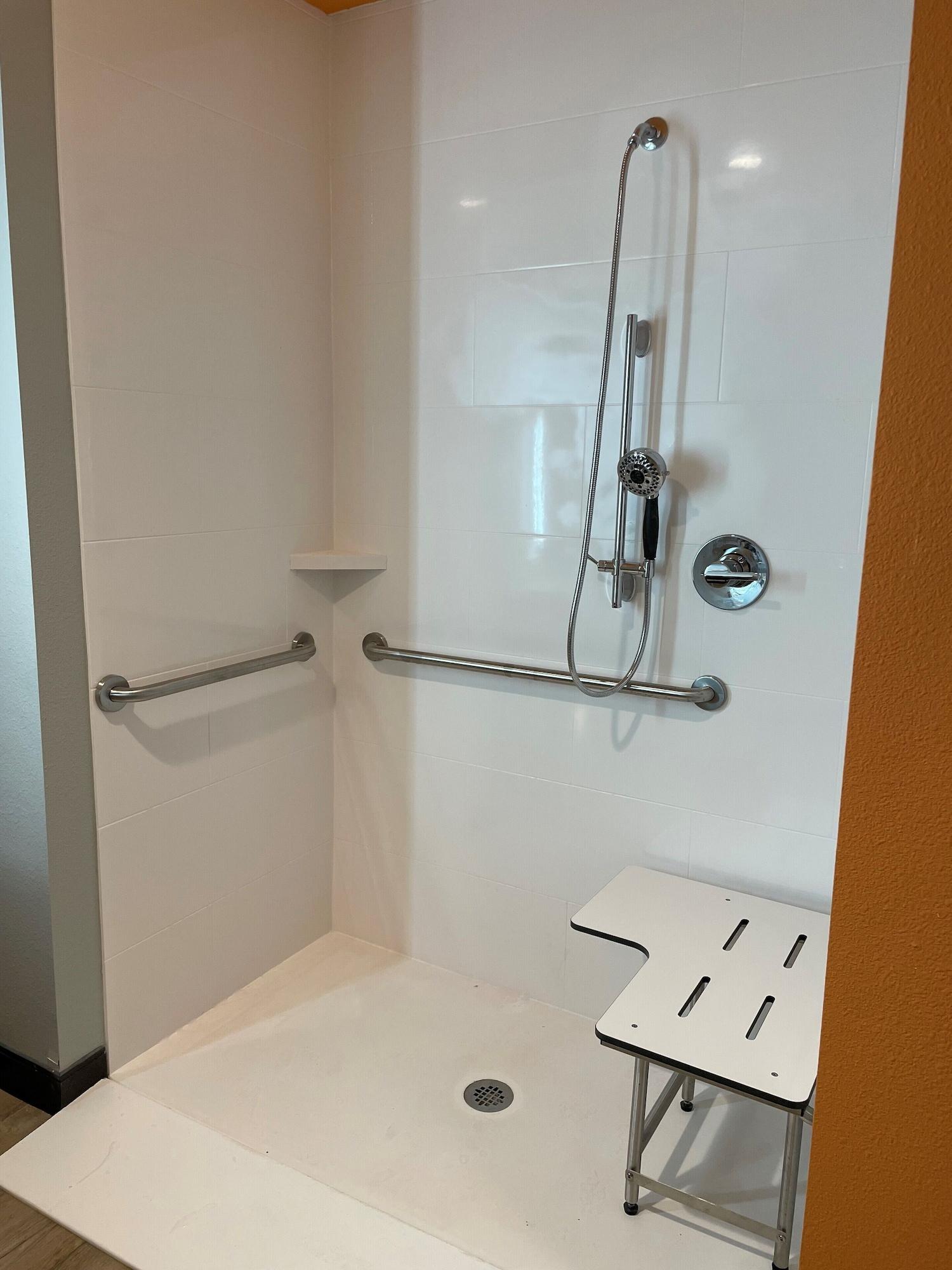 La Quinta Inn & Suites By Wyndham San Antonio Seaworld Lafb Екстериор снимка