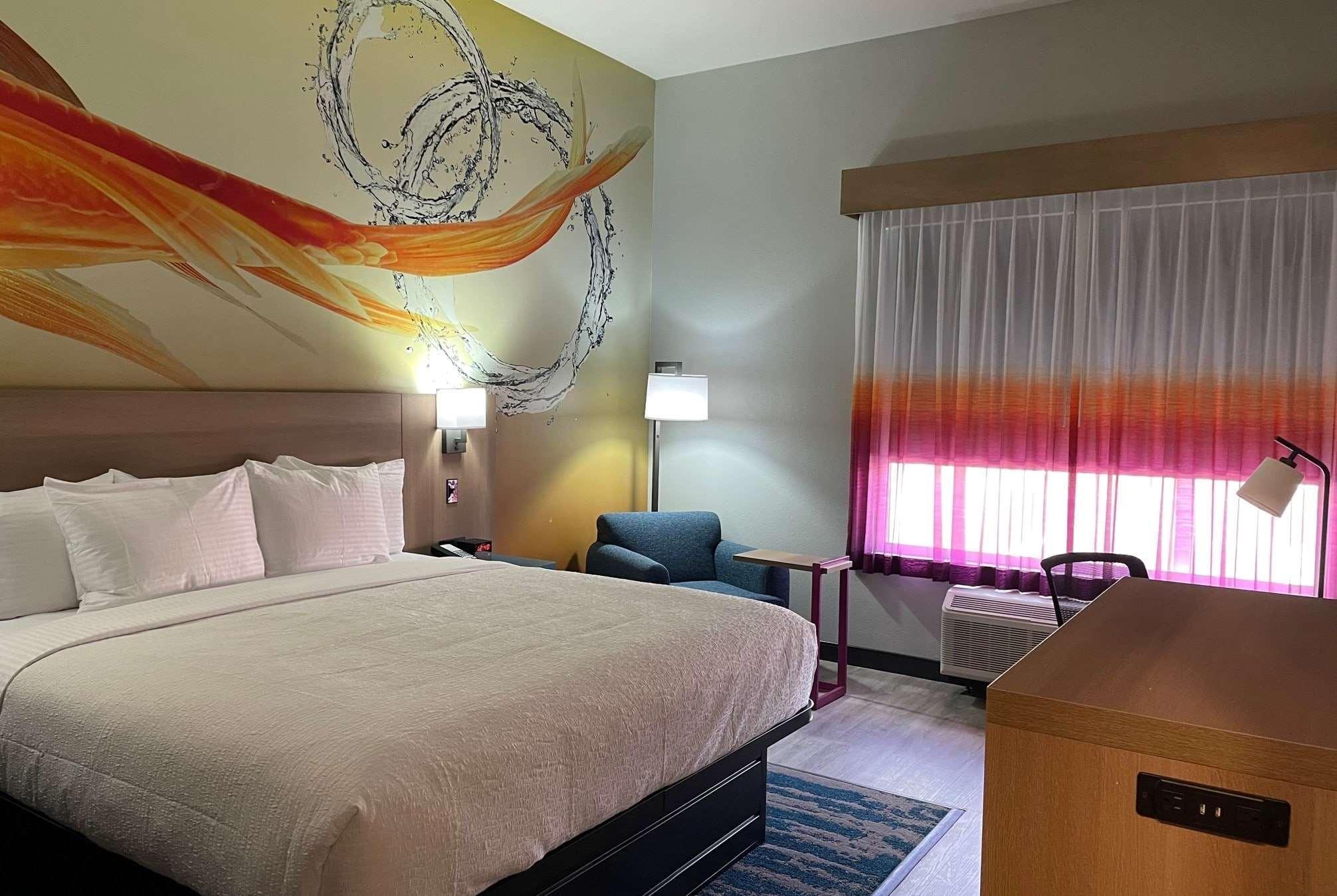 La Quinta Inn & Suites By Wyndham San Antonio Seaworld Lafb Екстериор снимка