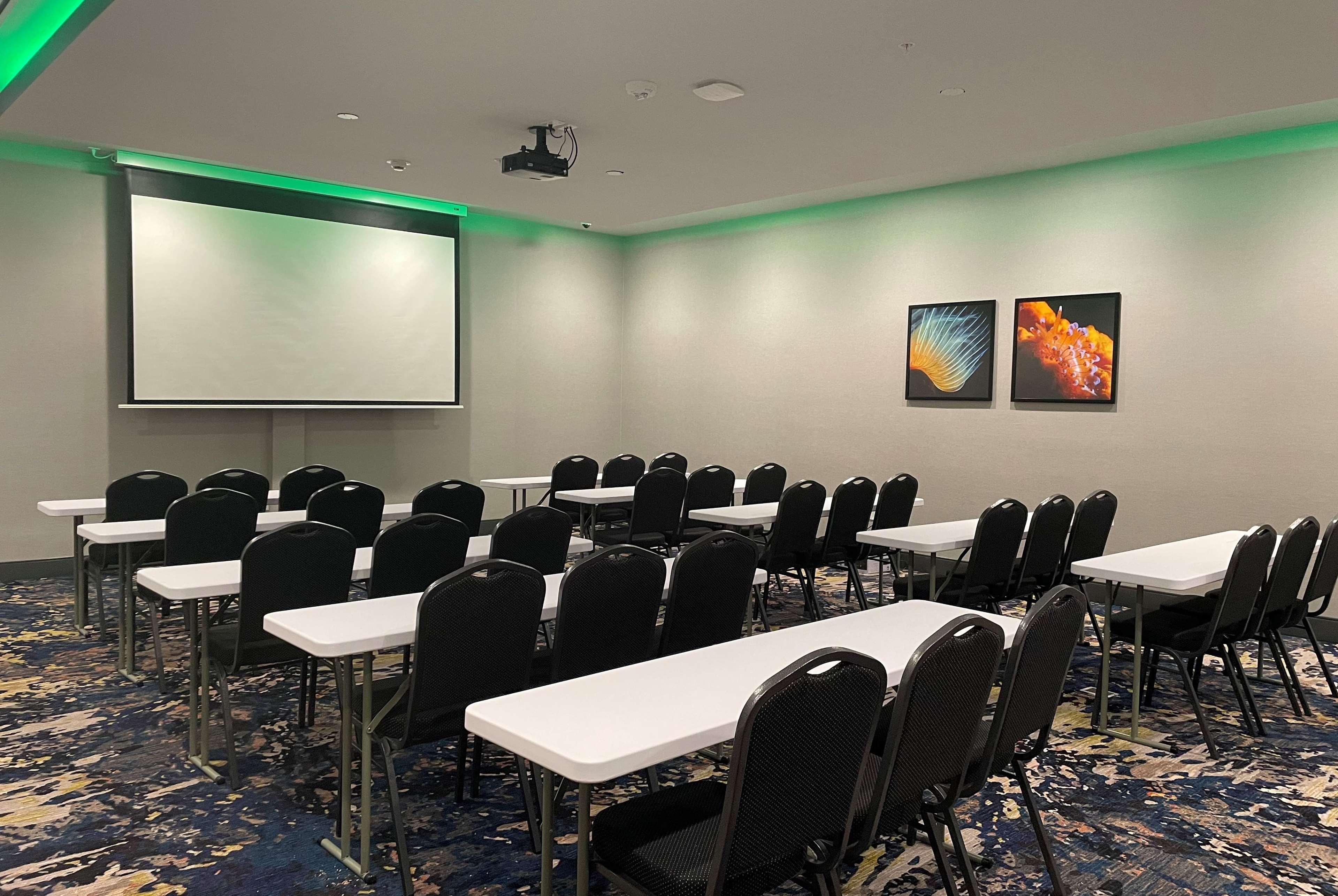 La Quinta Inn & Suites By Wyndham San Antonio Seaworld Lafb Екстериор снимка