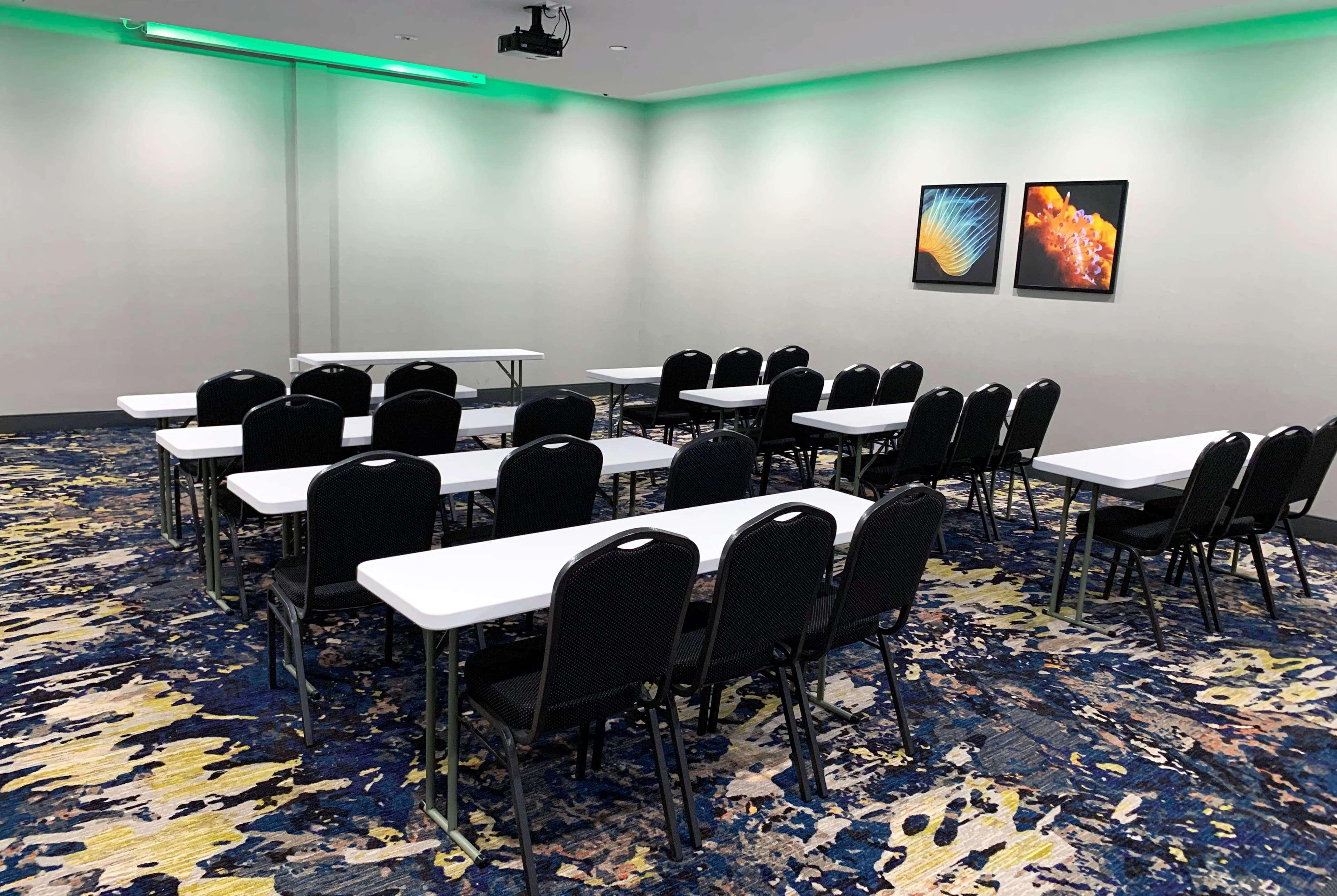 La Quinta Inn & Suites By Wyndham San Antonio Seaworld Lafb Екстериор снимка